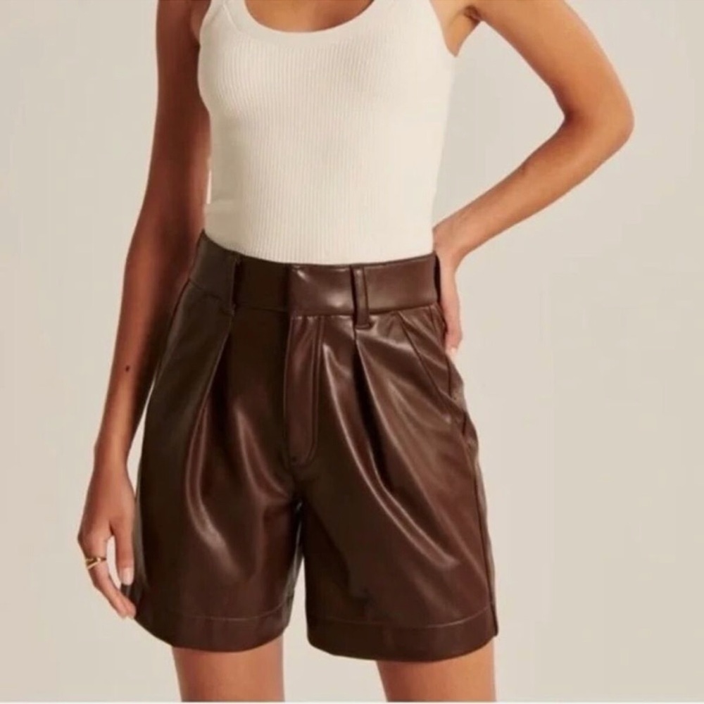 Abercrombie & Fitch High Waist Brown Shorts with Pleated Design